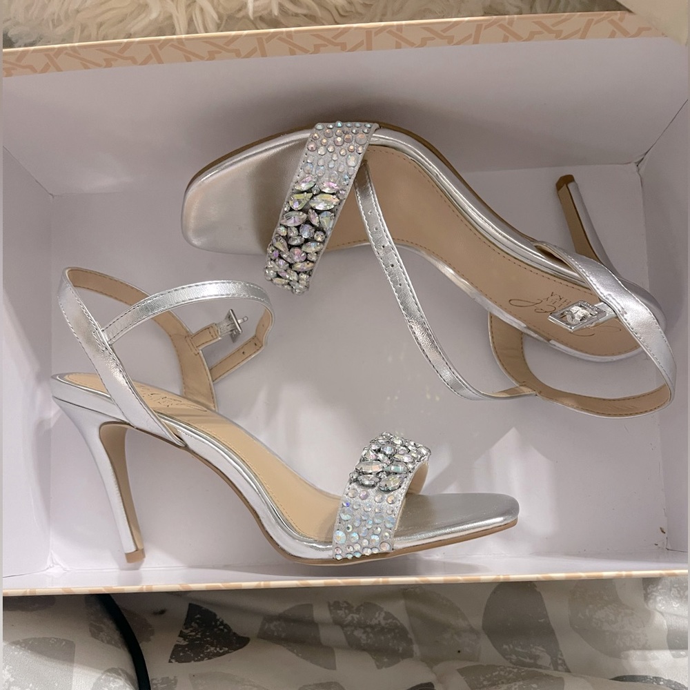 BADGLEY MISCHKA SPARKLE HEELS!